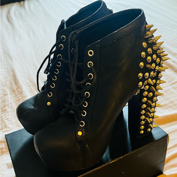 Spiked high heel boots - Picture 4 of 5